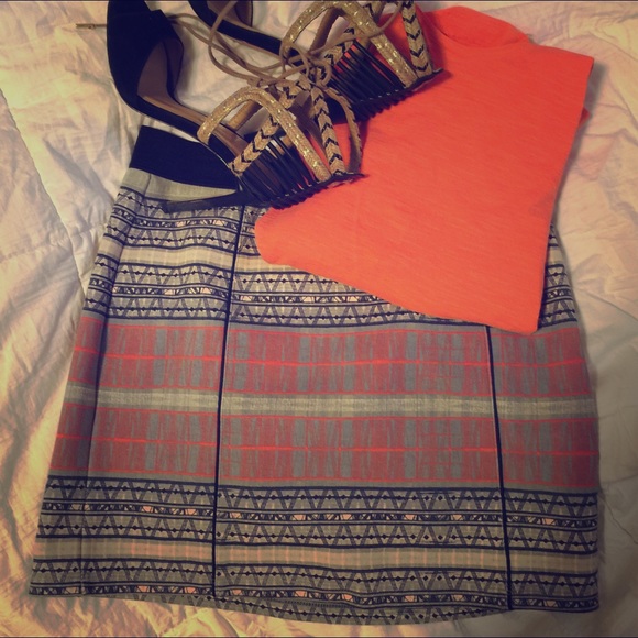 Forever 21 Dresses & Skirts - Forever 21 patterned skirt size small