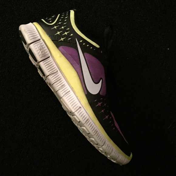 Nike free runs 5.0