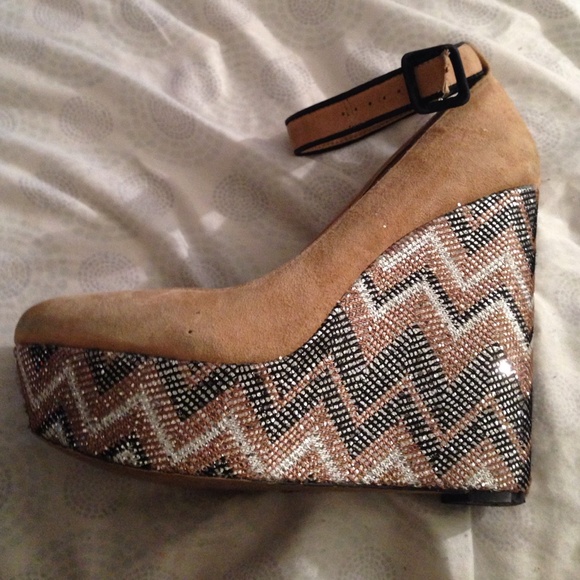 Jessica Simpson Wedges