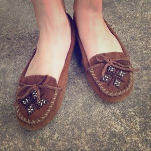 Minnetonka chestnut leather moccasins