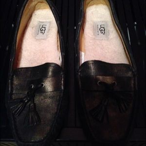 Black shimmering loafers