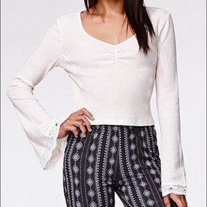 Pacsun Bell sleeve crop top