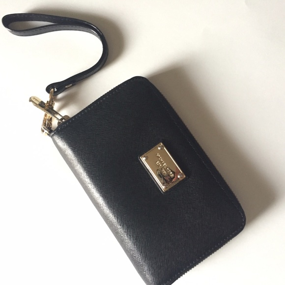 Michael Kors Clutches & Wallets - MK Black Saffiano Zip Wallet