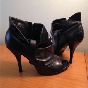 black Express pumps