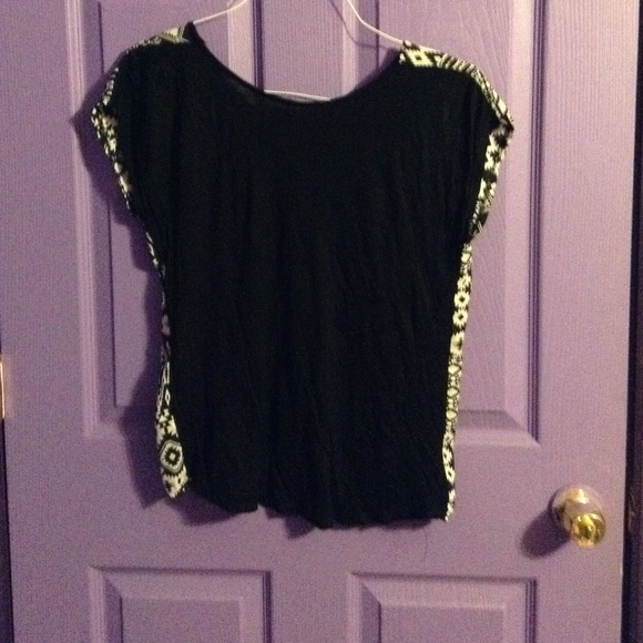Aztec pattern top - Picture 2 of 2