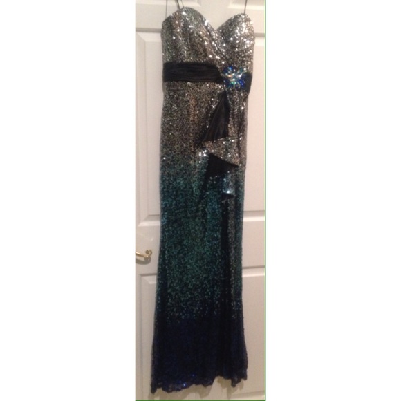 Faviana blue ombré prom dress - Picture 2 of 3