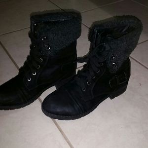 Hardly worn fur lined combat boots