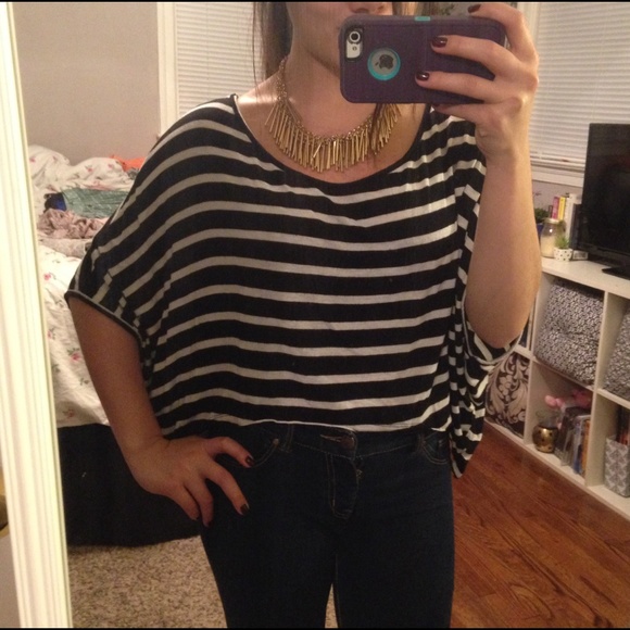 Black and white striped shirt - Picture 2 of 4
