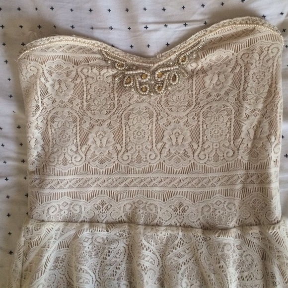Free People Dresses & Skirts - Free People cream lace and beaded strapless dress