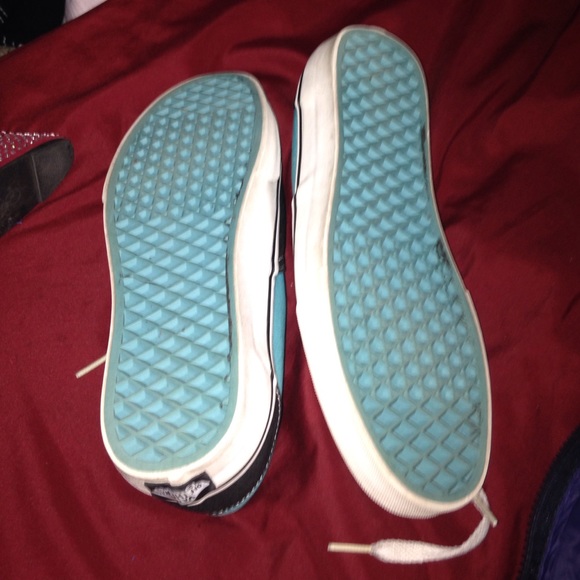 Vans - Picture 2 of 3