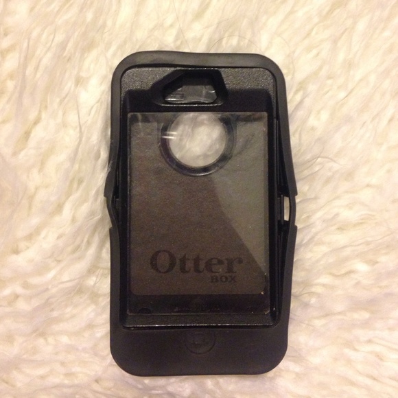 Black otter box for iPhone 4