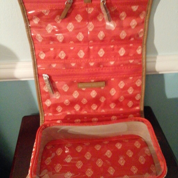 ❤SOLD❤Stella & Dot cosmetic\toiletry bag - Picture 2 of 2