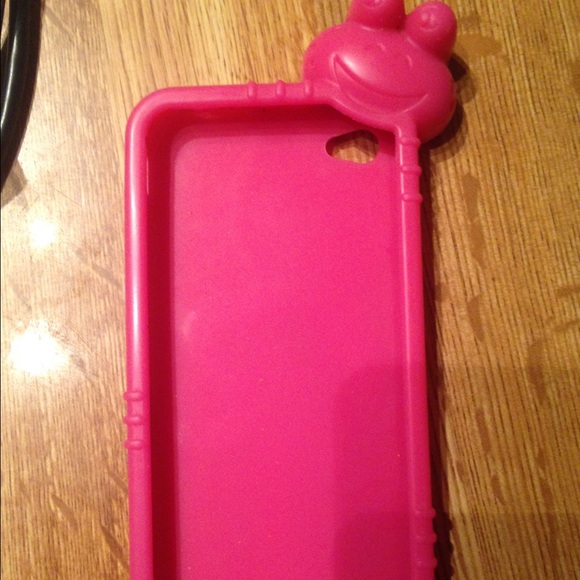 A pink frog case for iPhone 4