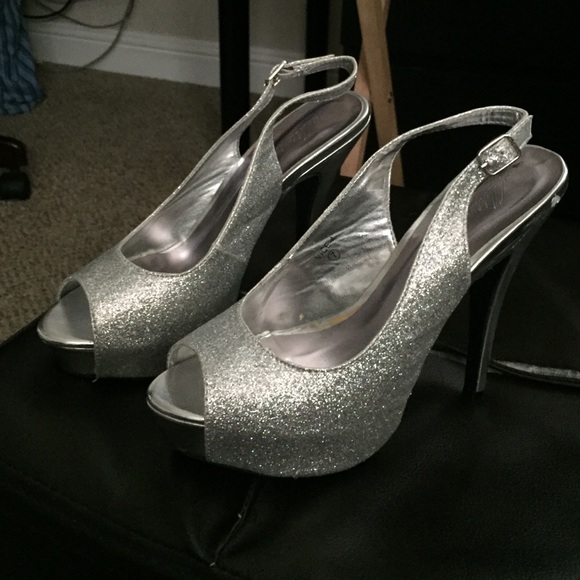 Worn once and still in a good condition