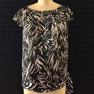 🌟SALE🌟Classy Zebra Blouse!