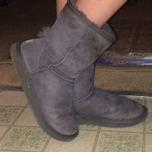 Gray uggs