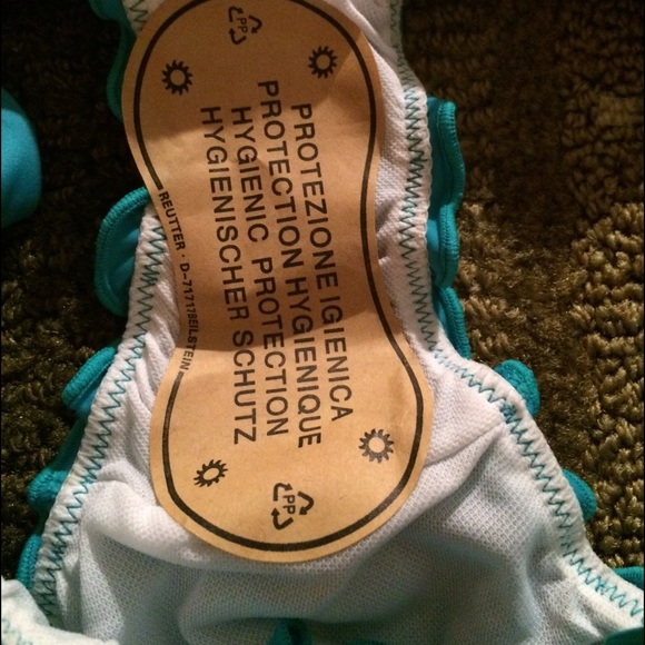 Bikini top and bottom ruffled strapless - Picture 3 of 3