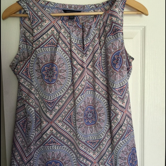 Tommy Hilfiger top. - Picture 1 of 4