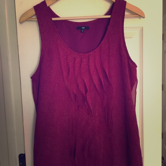 Lovely Gap sleeveless top. - Picture 1 of 4
