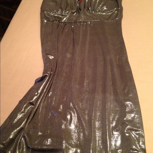 Dress - Picture 3 of 4