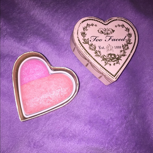 Too Faced Sweethearts blush in "candy glow"