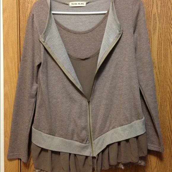Brown tops