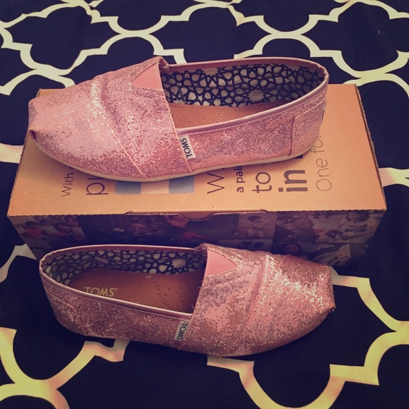 TOMS Shoes - AVAILABLE Pink Glitter Toms