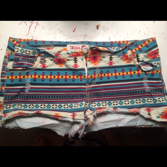 TRIBAL SHORTS! 💥