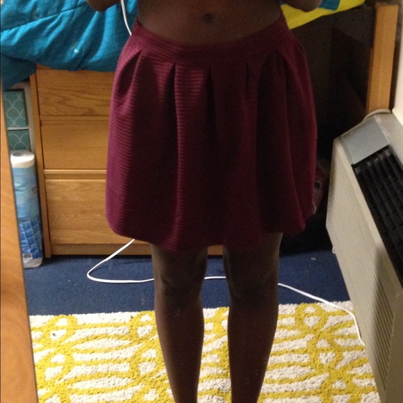 Maroon pleated skater skirt