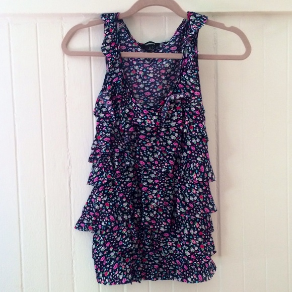 Express Floral Ruffle Top - Picture 2 of 3