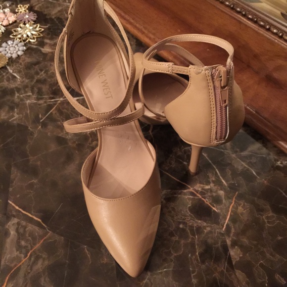 Nine West nude heels