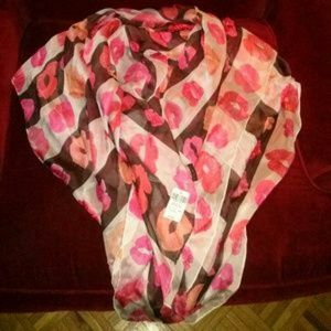 henri bendel Accessories - Henri Bendel Kiss & Tell Scarf henri bendel Accessories - Henri Bendel Kiss & Tell Scarf