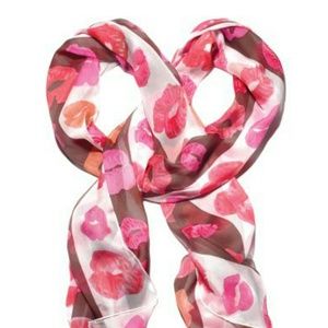 henri bendel Accessories - Henri Bendel Kiss & Tell Scarf henri bendel Accessories - Henri Bendel Kiss & Tell Scarf