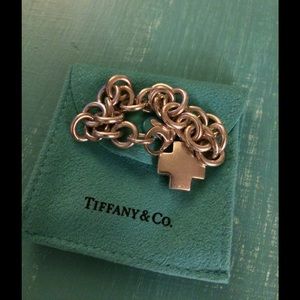 TIFFANY & CO