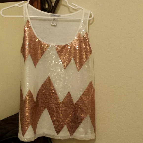 Like New Sequence  Sheer in front sequence tank to - Picture 1 of 3