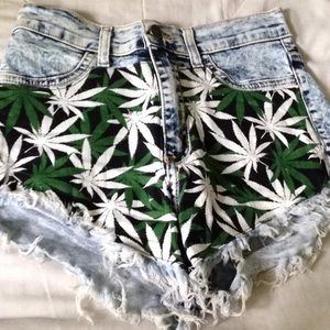 High waisted weed shorts