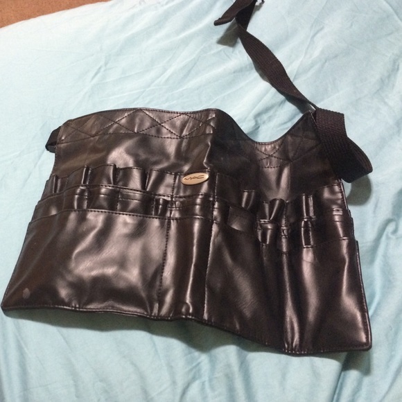 MAC brush fanny skirt