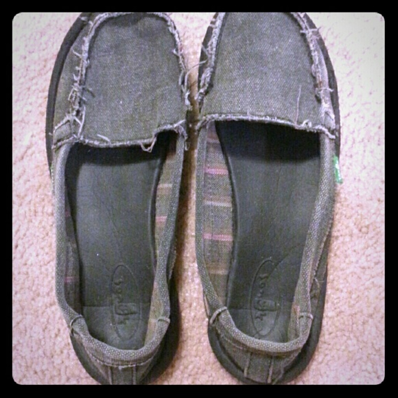 Gray Sanuks