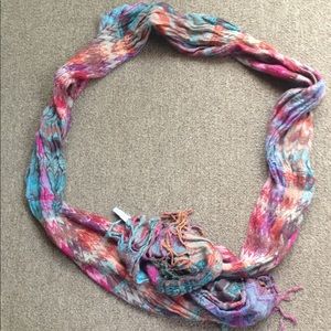 Colorful scarf w/ tassles💛