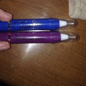 Taylor Swift perfume sticks