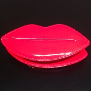 Patent Leather RedbKiss Lips Clutch Purse