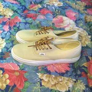 NWOT Tan Vans Women's 9.5