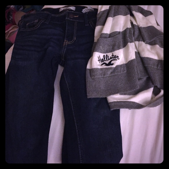 Hollister skinny jeans and cardigan