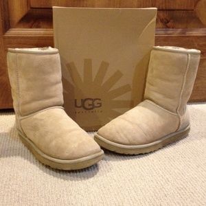 Classic Uggs, Sand color