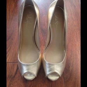 **SOLD** ☆Host Pick☆ Cole Haan Nike air gold pumps