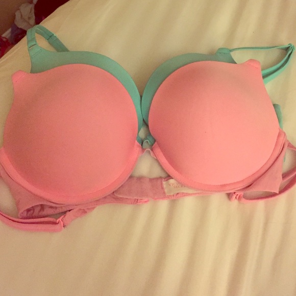 2 VS Bras