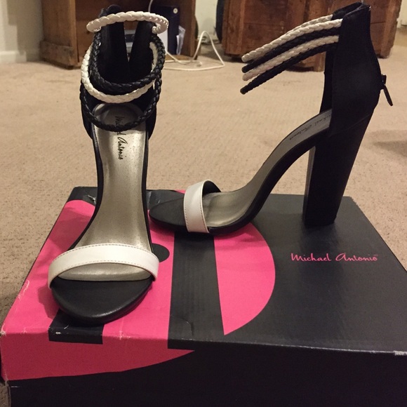 Michael Antonio July ankle strap heels sz 7 NIB