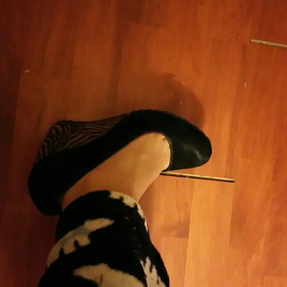 Shoes - Picture 4 of 4