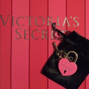 VICTORIA secret lock