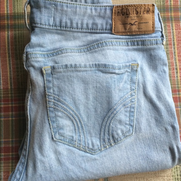 Light Wash Hollister Skinny Jeans